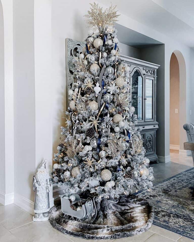 30 Festive Christmas Tree Ribbon Garland Ideas for Elegant Holiday Décor