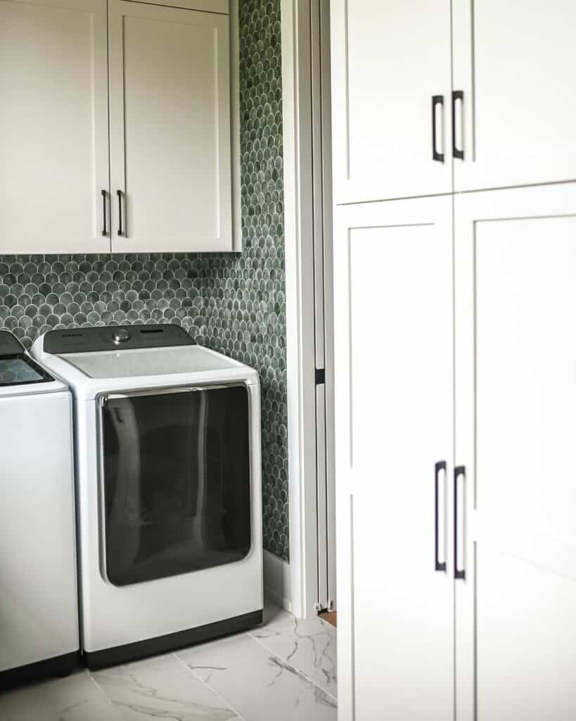 Luxurious and Modern Laundry Room Ideas with Marble Floor