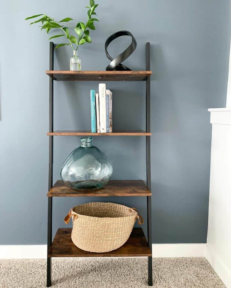 Minimalist Bookshelf Styling Ideas