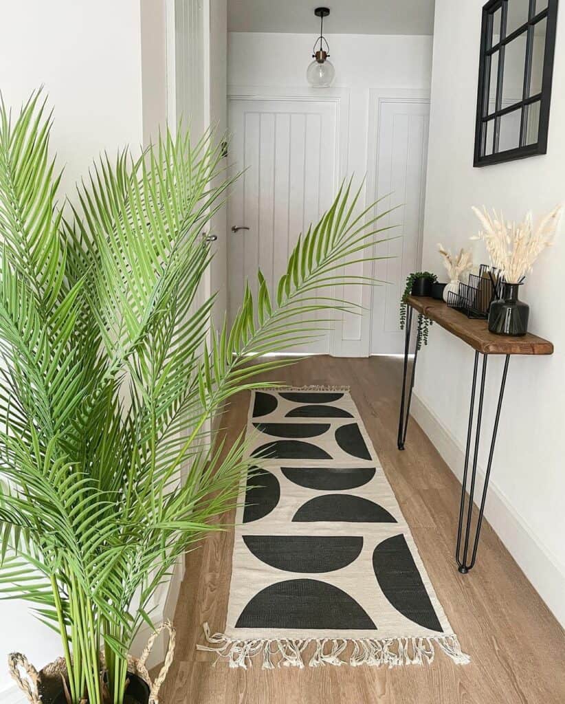 Minimalist Hallway Décor Ideas