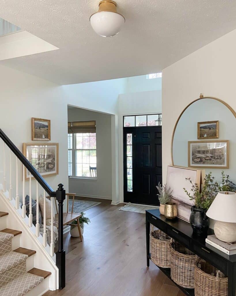 Modern Farmhouse Entryway Décor