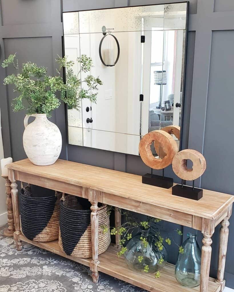 Modern Farmhouse Entryway Table Décor