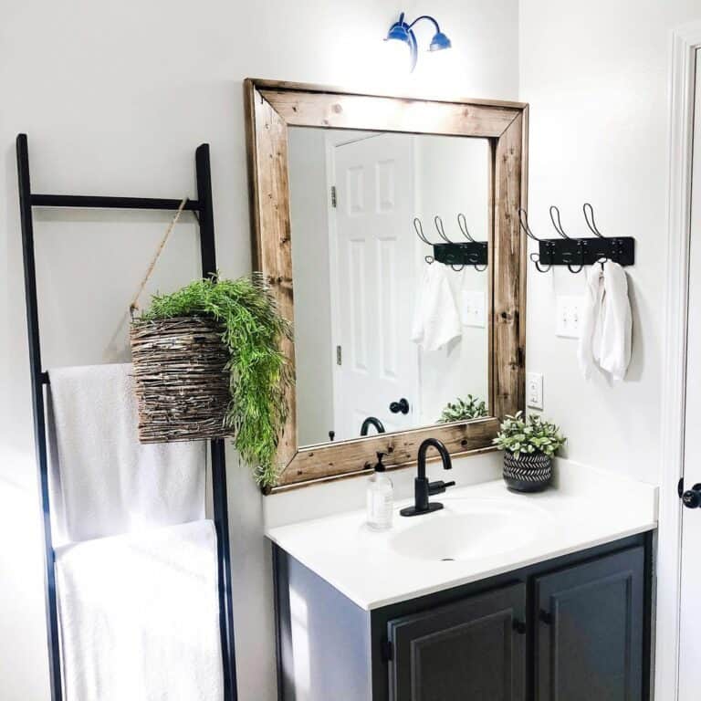 Modern Farmhouse Guest Bathroom Ideas