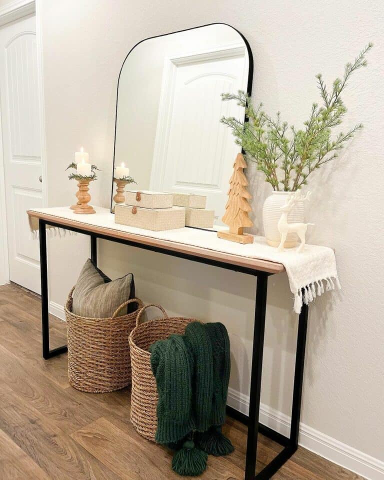 Modern Farmhouse Hallway Décor Ideas