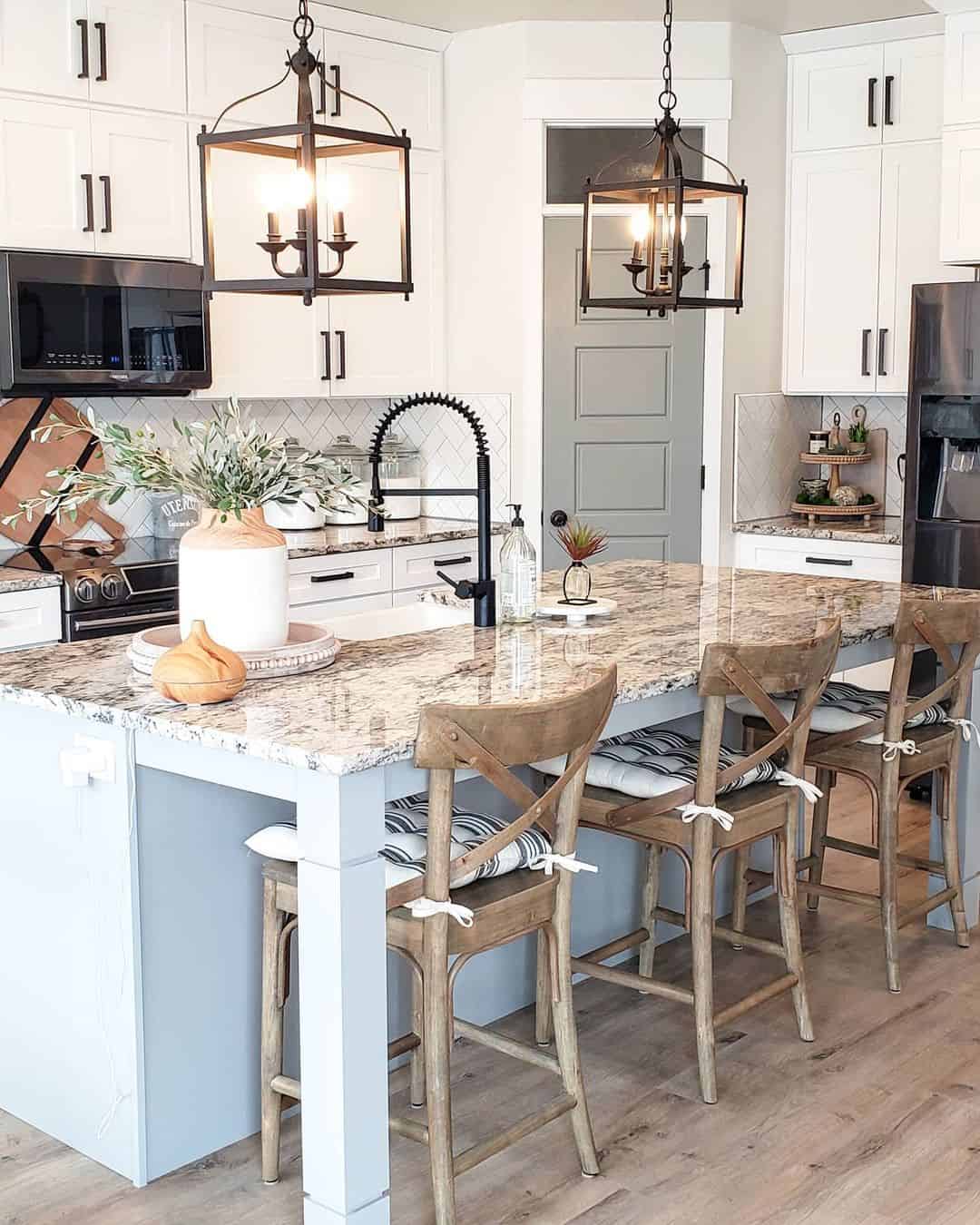 Modern Farmhouse Kitchen Décor - Soul & Lane
