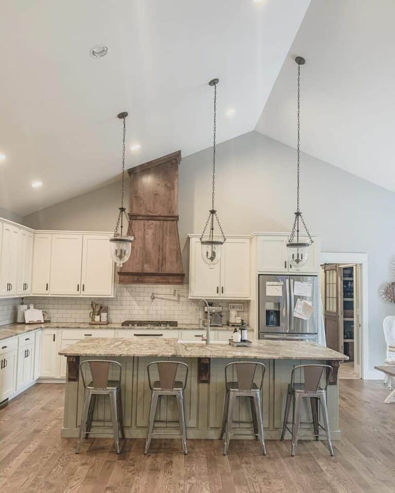 Modern Farmhouse Kitchen With Pendant Lighting