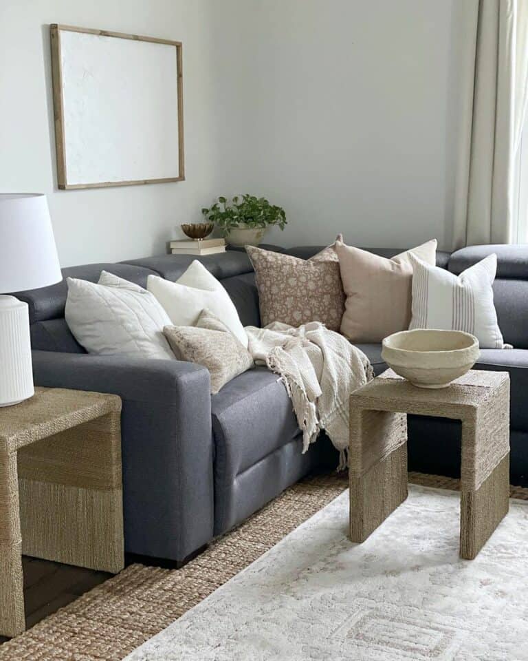 Modern Farmhouse Living Room Décor With Gray Couch