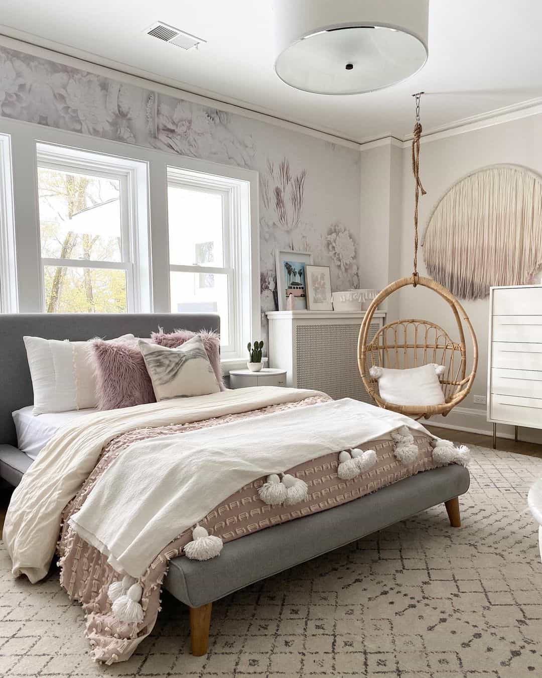 Modern Floral Wallpaper Accent Wall - Soul & Lane