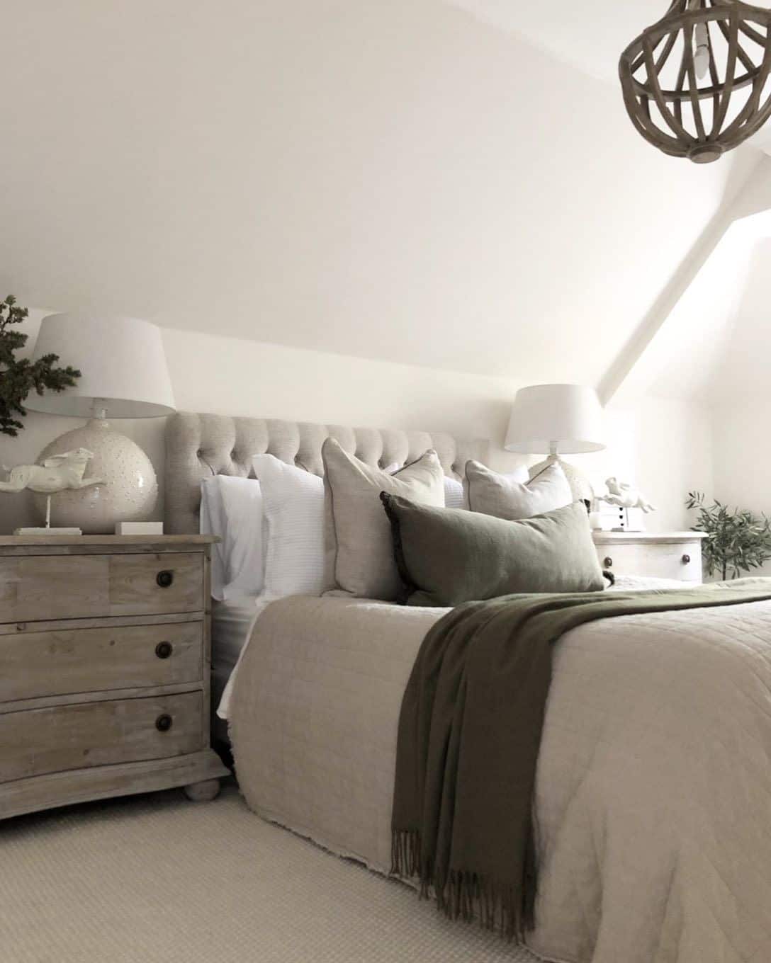 30 Grey and White Bedroom Ideas for Timeless Style