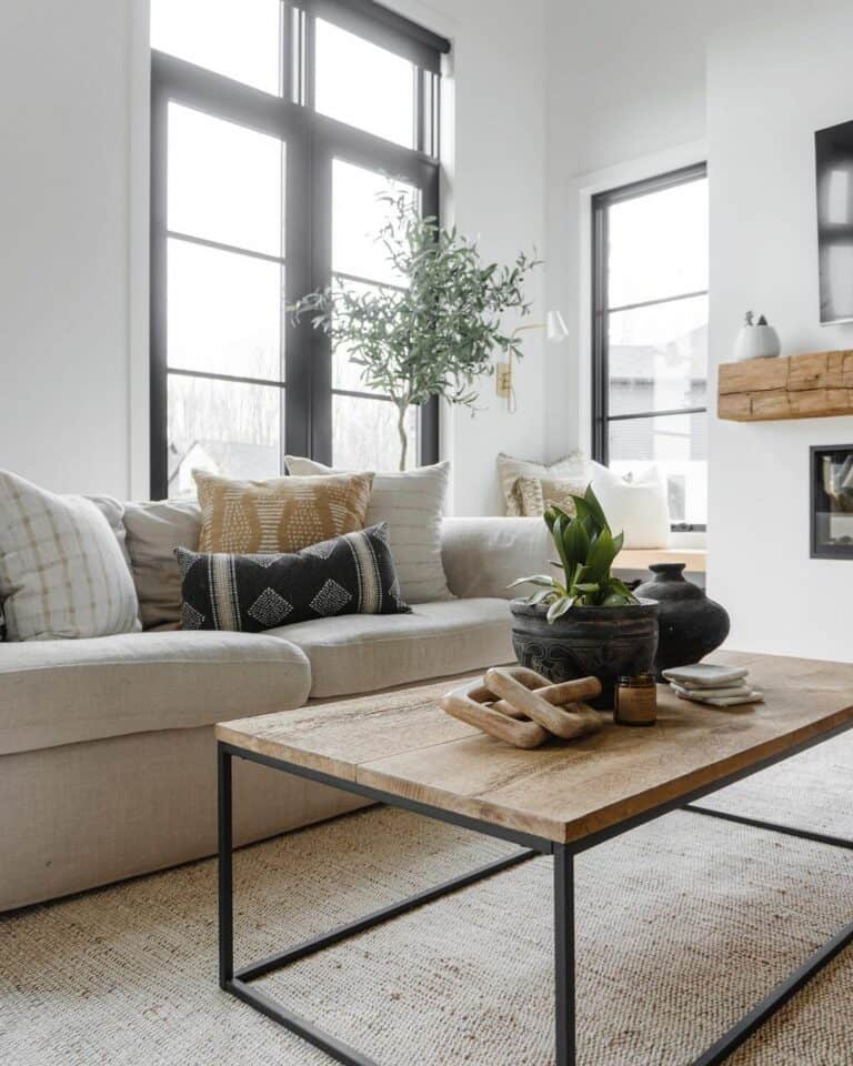 Modern Living Room Table Décor