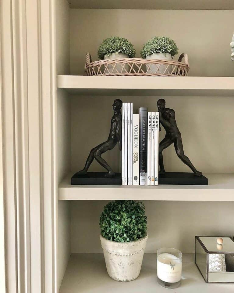 Modern Narrow Bookshelf Décor
