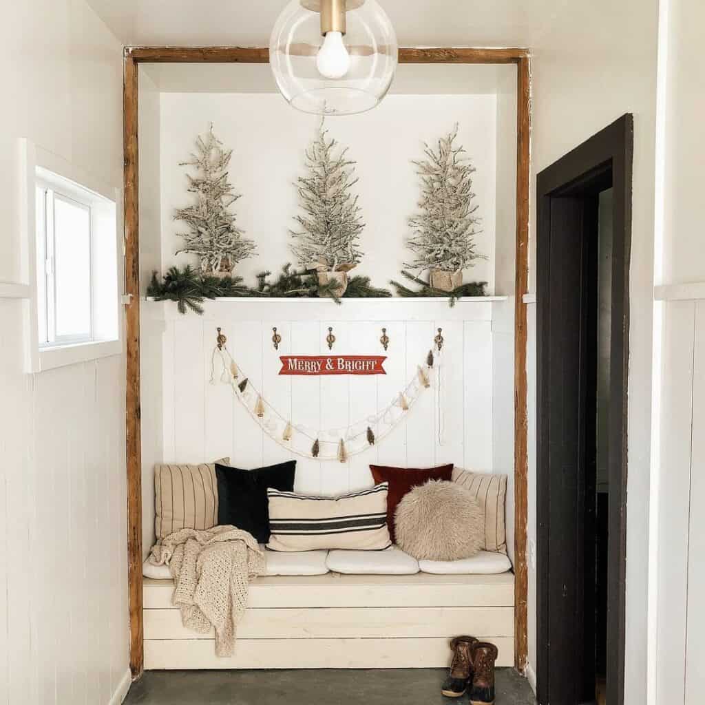 Modern Narrow Mudroom Ideas - Soul & Lane