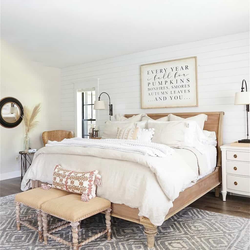 Neutral Bedroom Ideas With Geometric Rugs