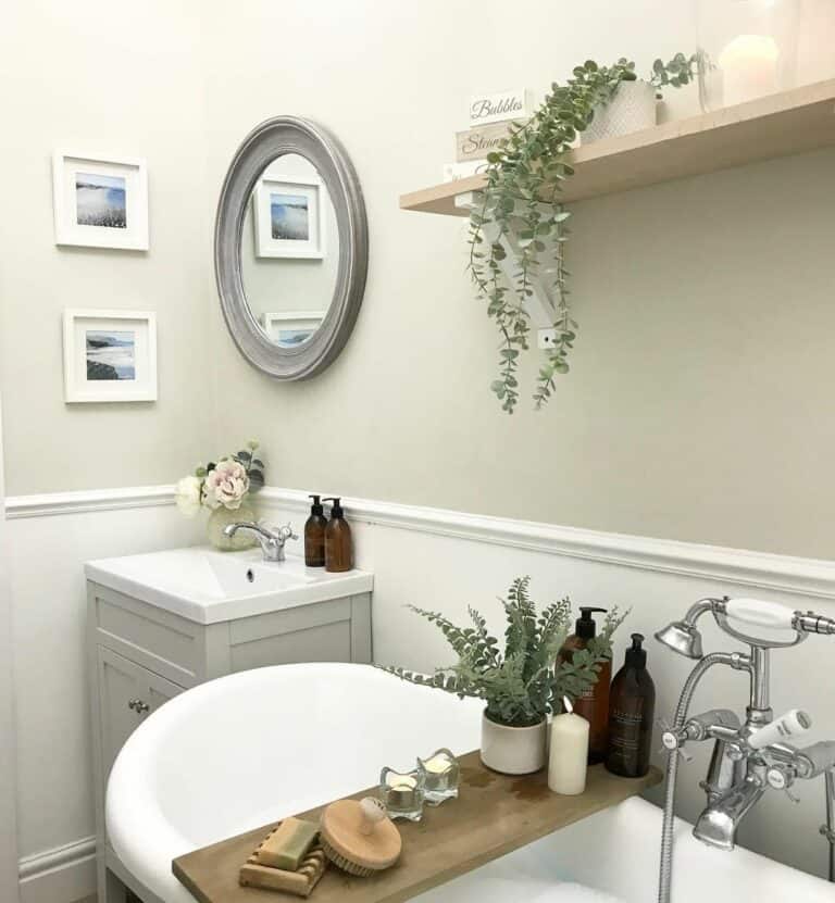 Neutral Color Ideas for a Farmhouse Bathroom