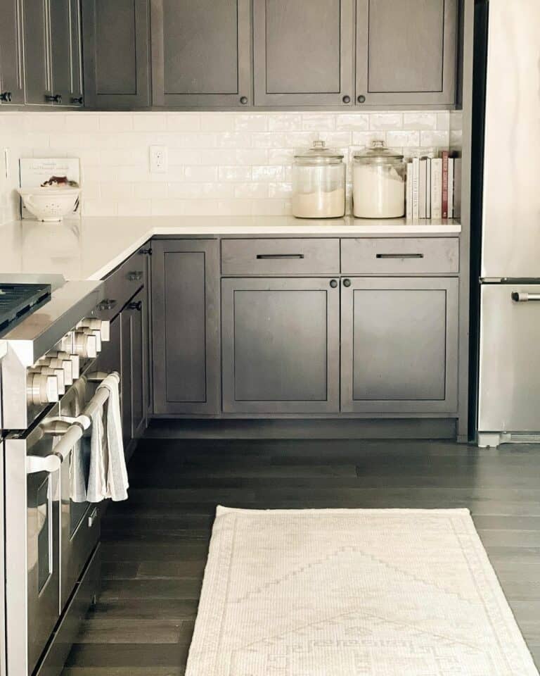 Neutral Color Palette With a Light Creaml Rug