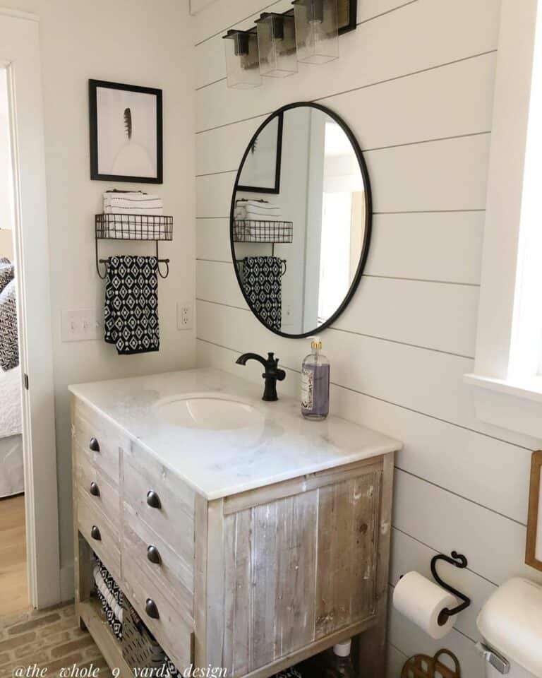 Neutral Farmhouse Guest Bathroom Ideas