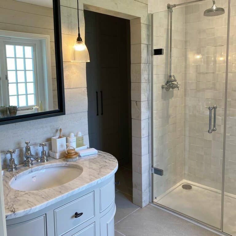 Neutral Modern Bathroom Shower Door Ideas