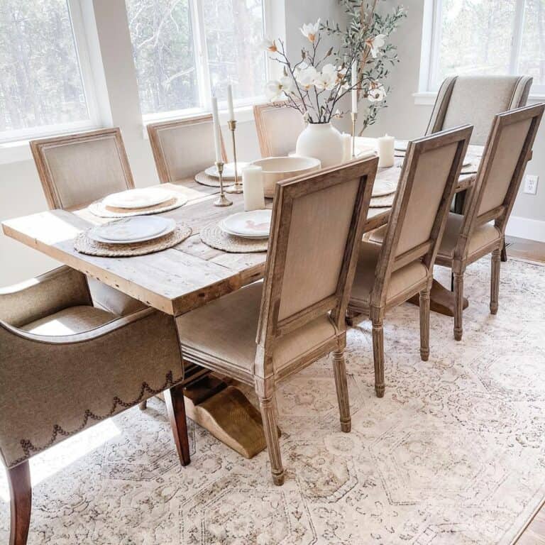 Neutral Transitional Dining Room Décor