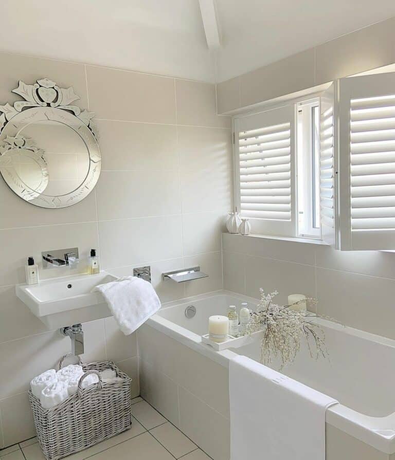 Neutral White and Grey Bathroom Decor Ideas