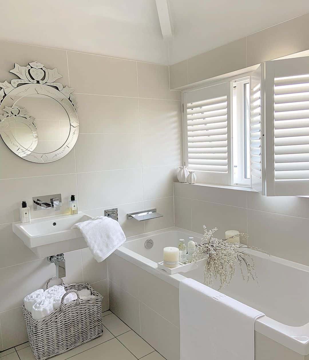 30 Grey and White Bathroom Ideas That Work for Any Style
