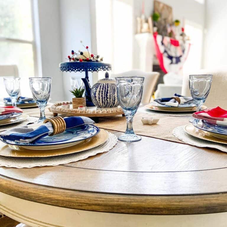 Patriotic Summer Dining Room Décor