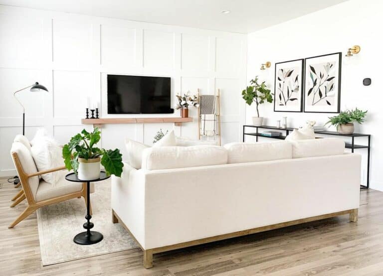 Pristine White Family Room Décor Idea
