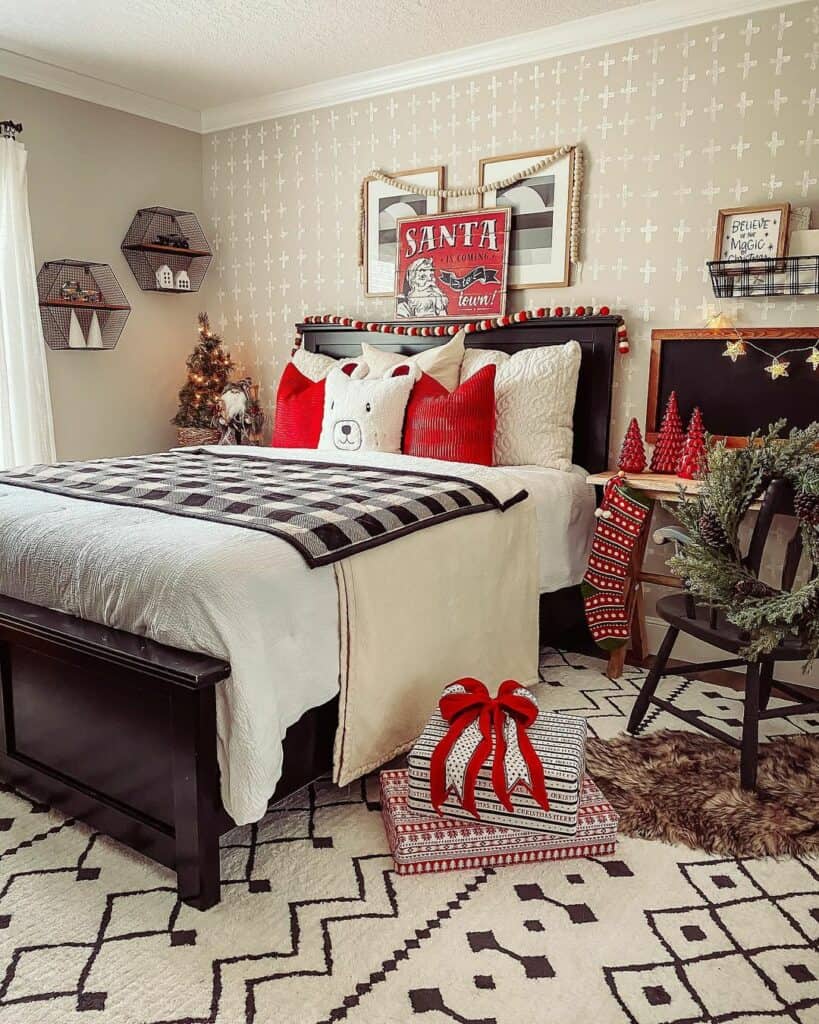 Red and Black Small Room Décor Ideas