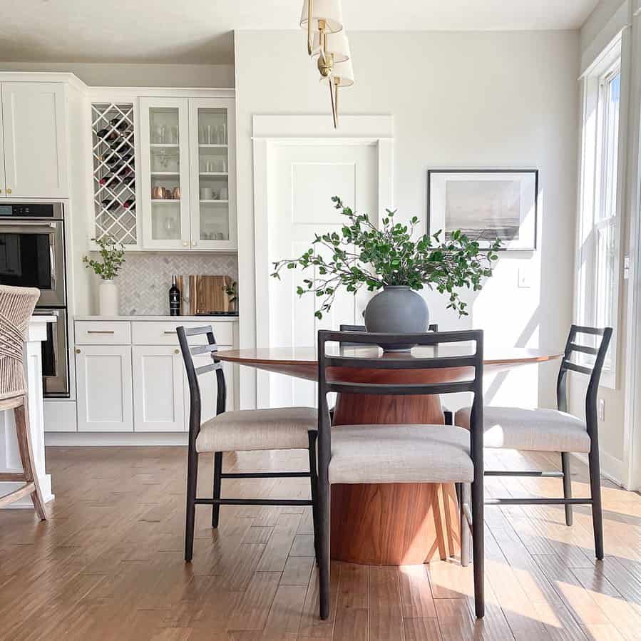 30 Spectacular Round Dining Table Centerpiece Ideas to Enhance Your Home