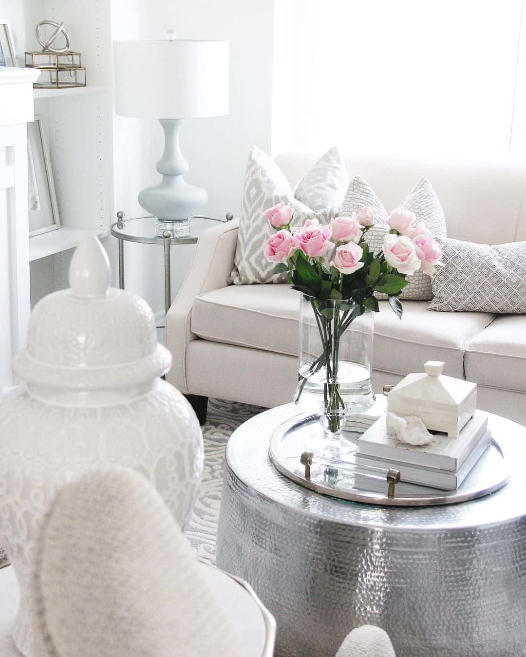 34 Coffee Table Tray Ideas for Stunning Living Room Décor