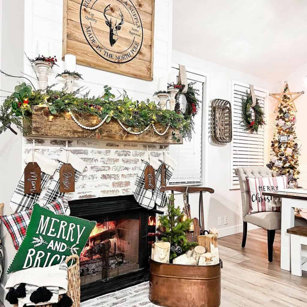 Rustic Christmas Décor Style with Black and White Plaid Accents