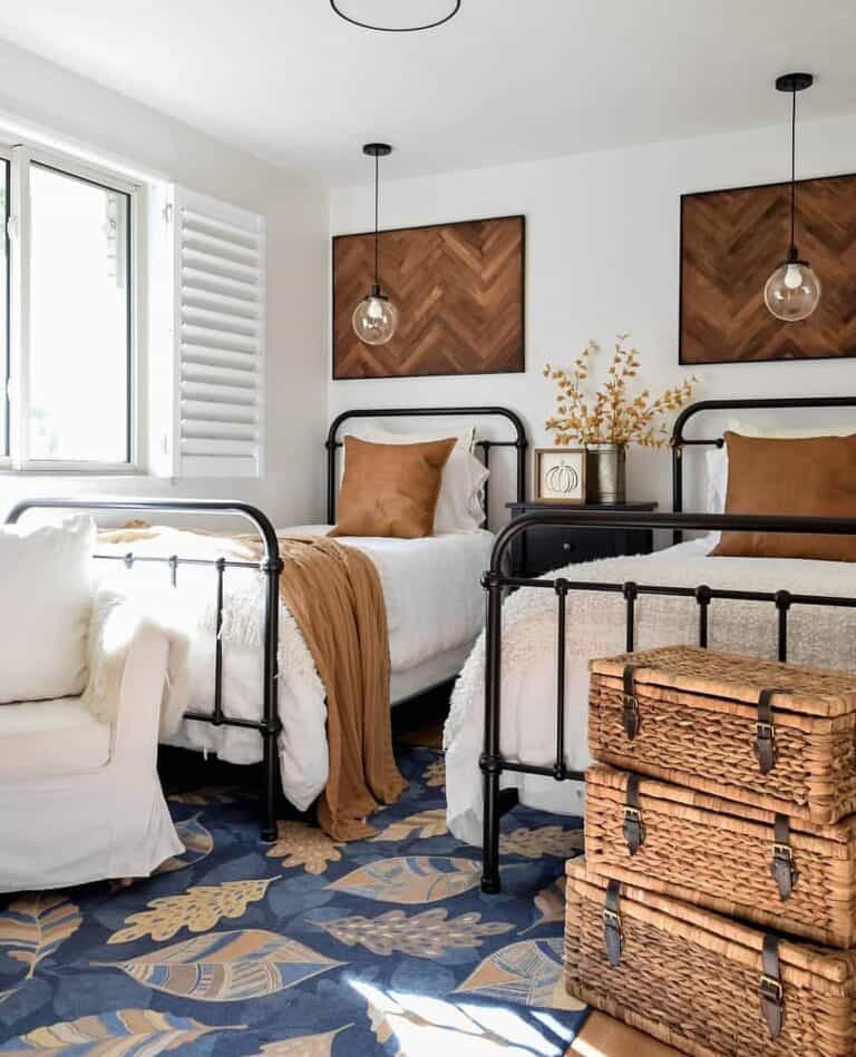 Rustic Décor Styling for a Small Twin Bedroom