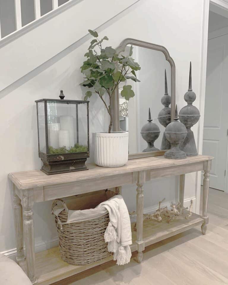 Rustic Entryway Table Décor Ideas