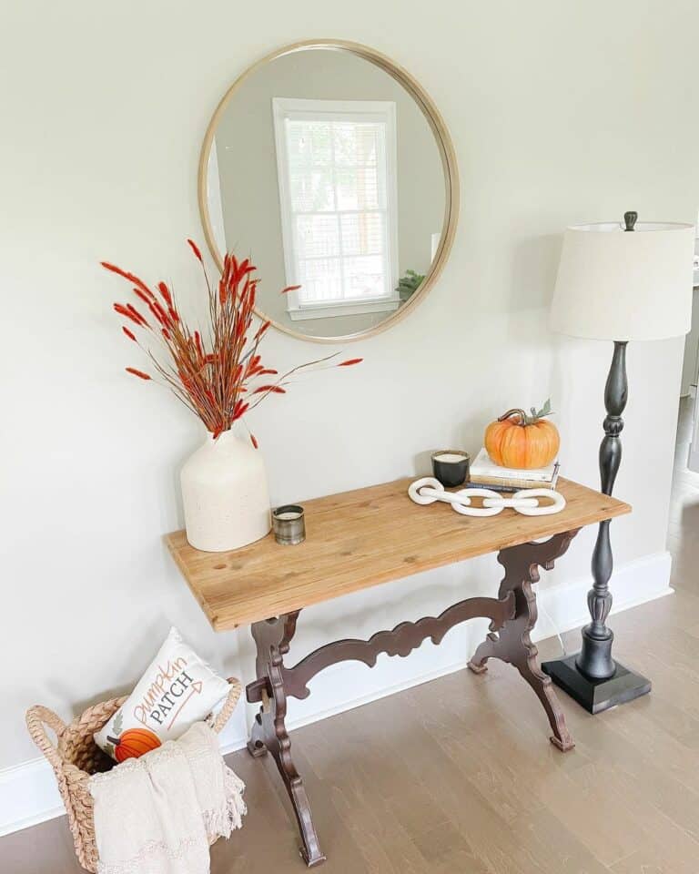 Rustic Farmhouse Console Table With Round Mirror Décor