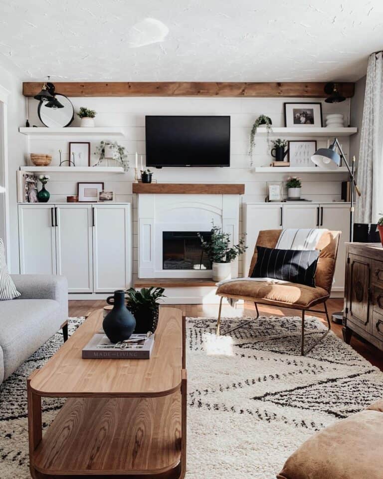 Rustic Farmhouse Living Room Accent Chair Ideas