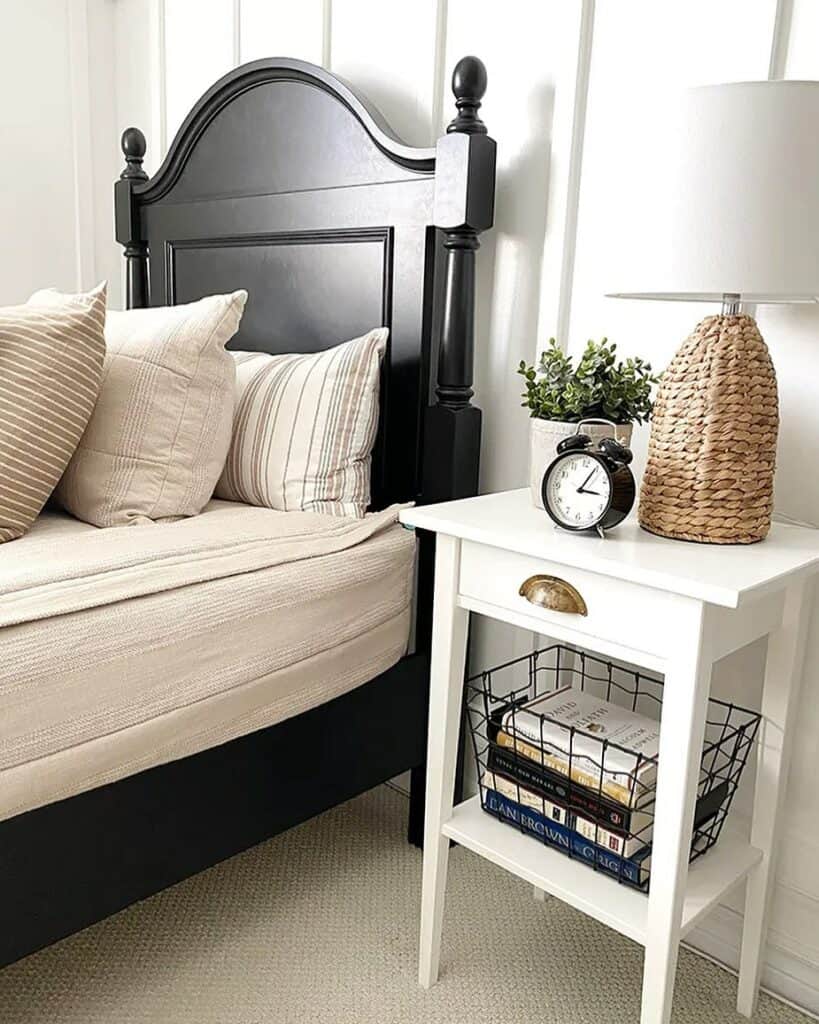 Simple Black and Grey Bedroom Décor Ideas