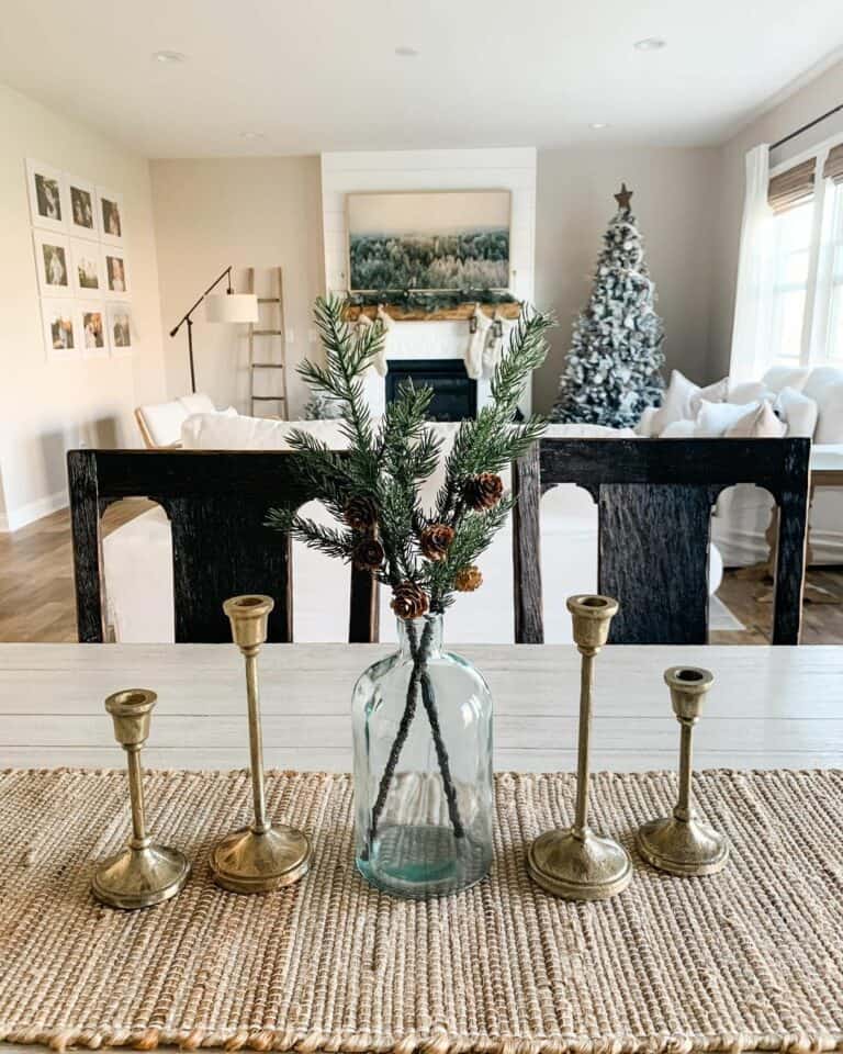 Simple Christmas Table Décor