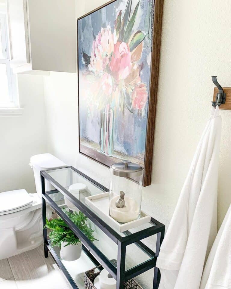 Simple Modern Bathroom with Still Life Painting