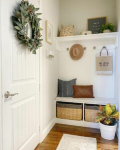 Small Mudroom Ideas With Basket Storage