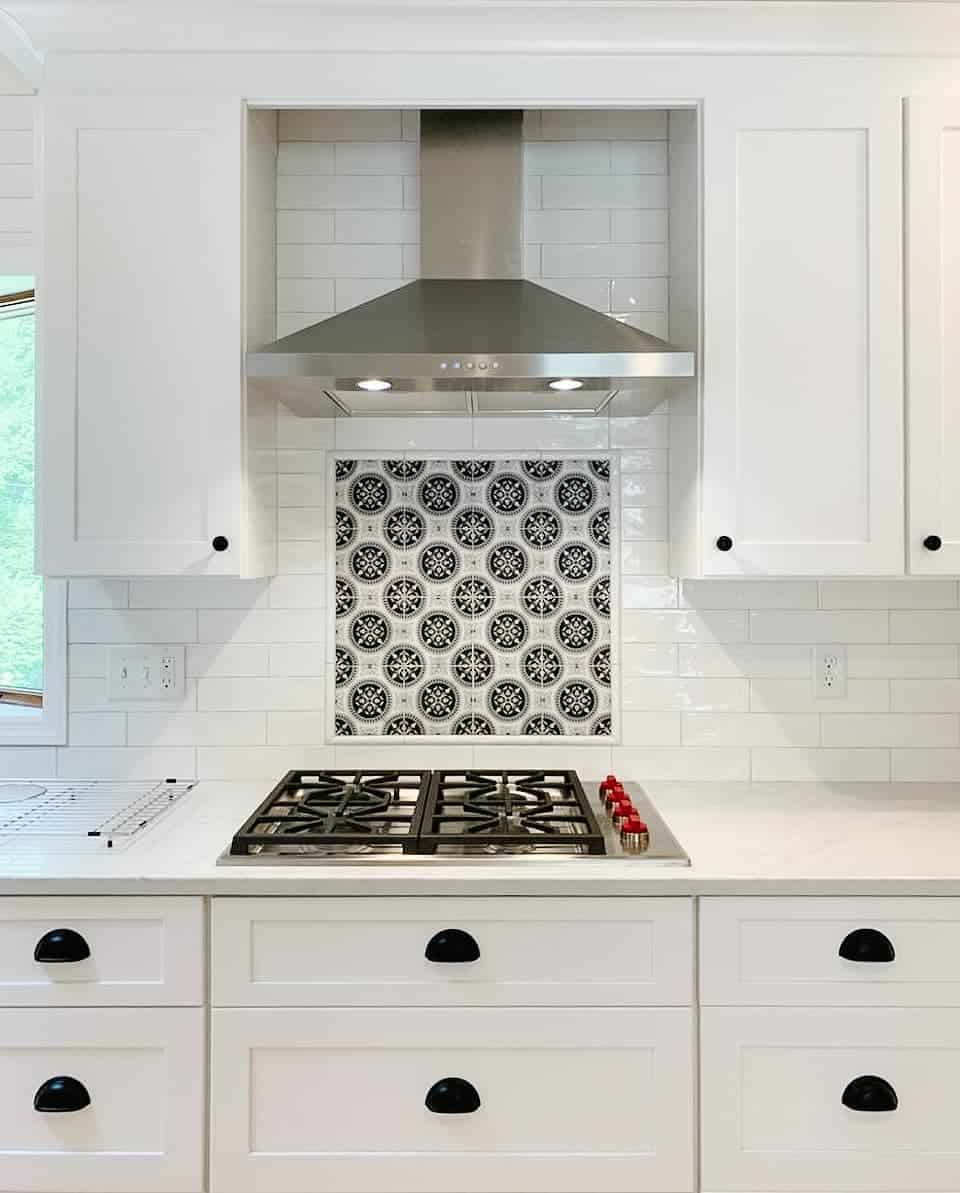 19 Accent Tile Above Range Ideas That Make a Bold Statement