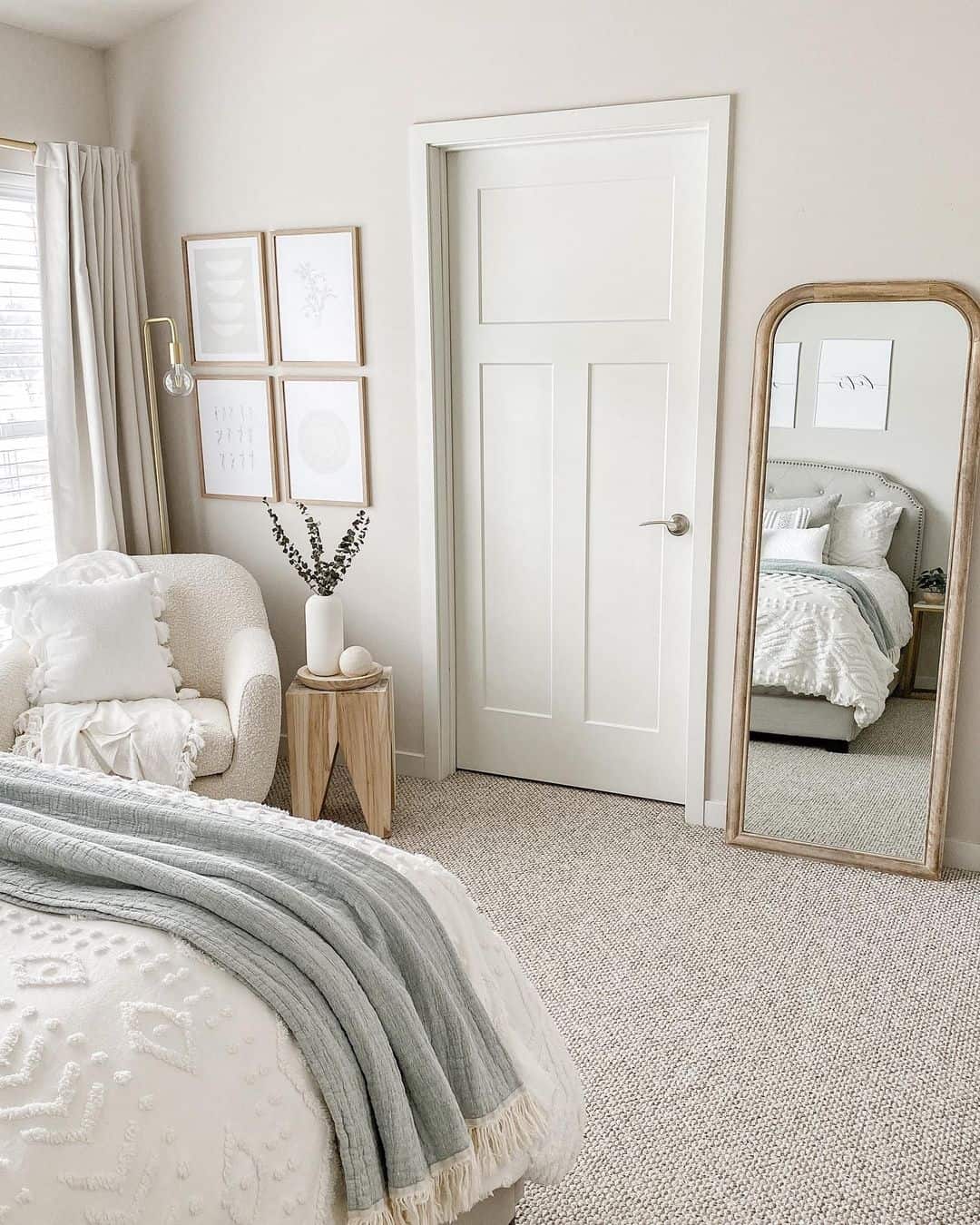 28 Warm Bedroom Carpet Ideas for a Comfortable Place To Unwind