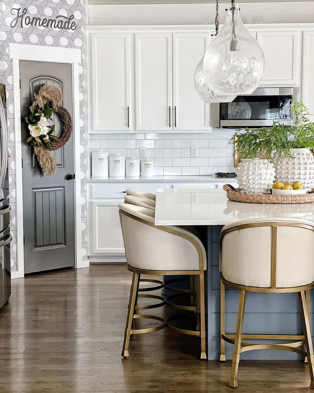 34 Corner Pantry Ideas for Inside and Outside