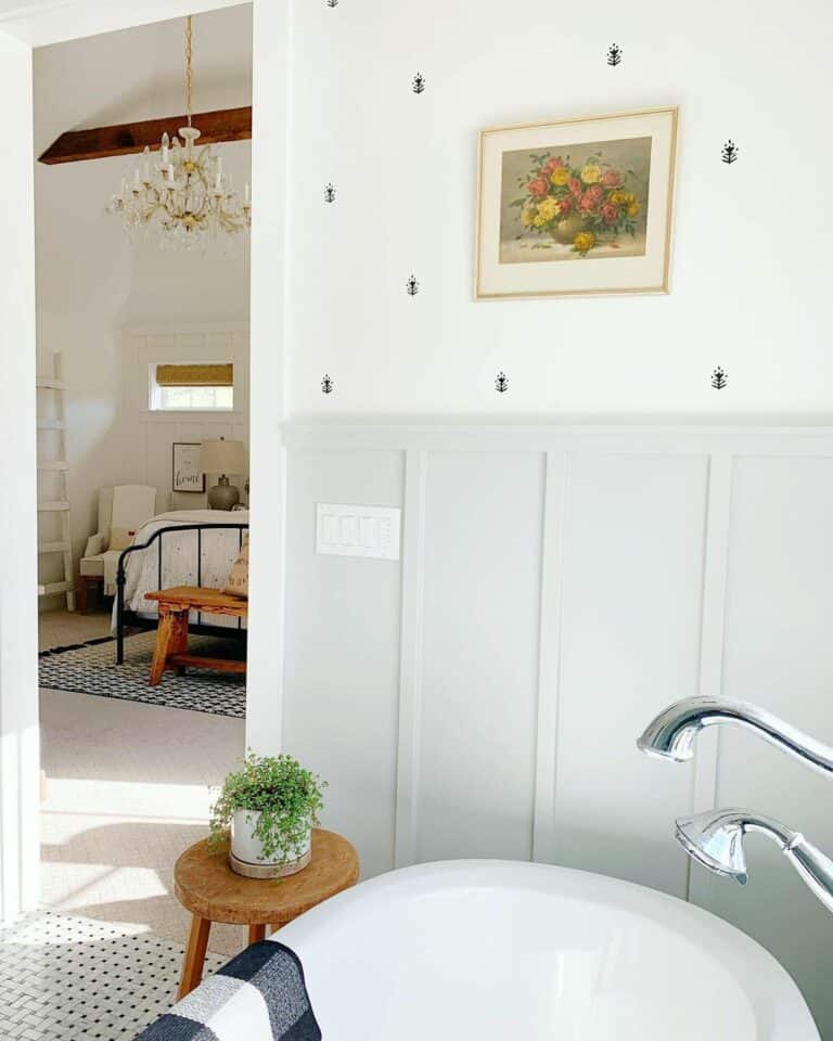 Timeless Farmhouse Bathroom Wall Décor