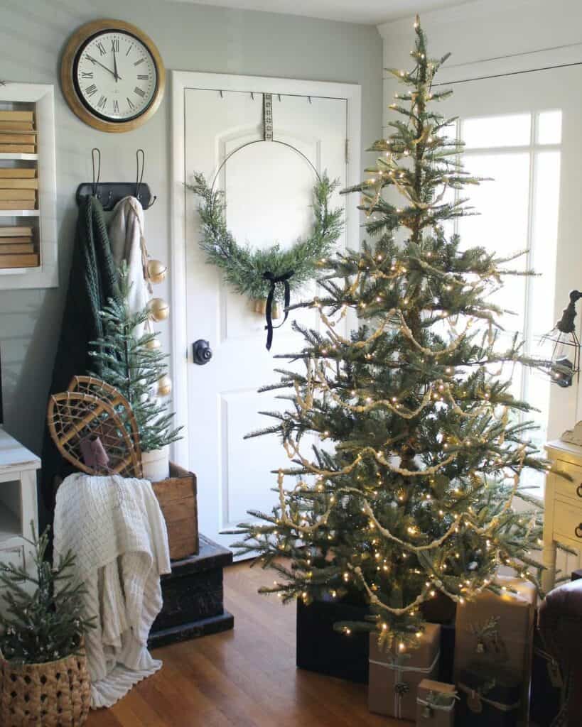36 Christmas Tree Box Stand Ideas to Create a Festive Spirit
