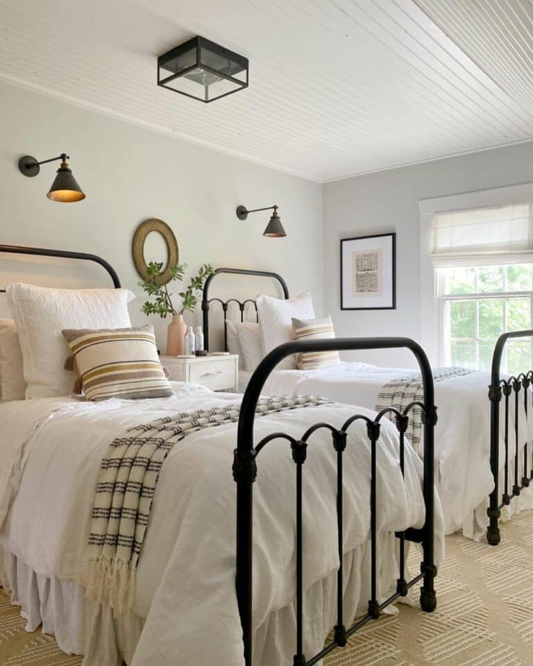 Vintage Farmhouse With Twin Bedroom Ideas for Small Rooms