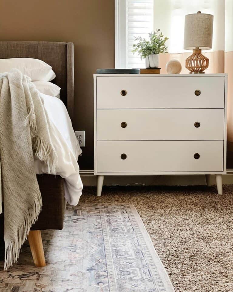 Warm Bedroom Idea With Hazelnut-colored Carpet
