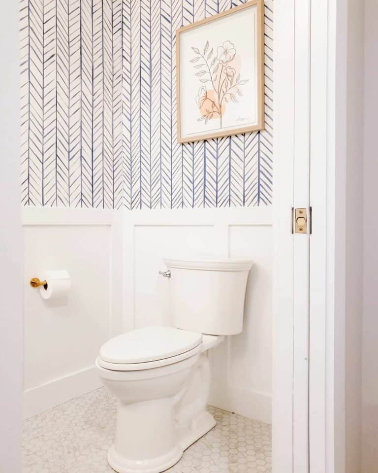 White Bathroom Accent Wall Art Ideas