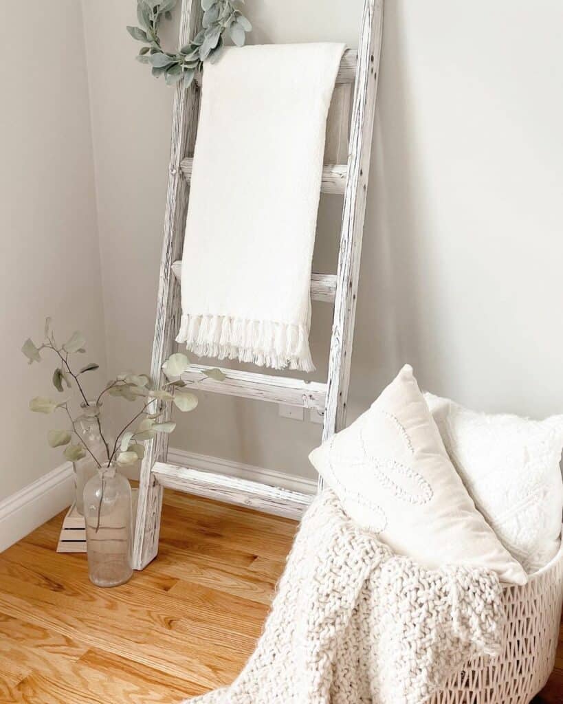 White Wooden Blanket Ladder
