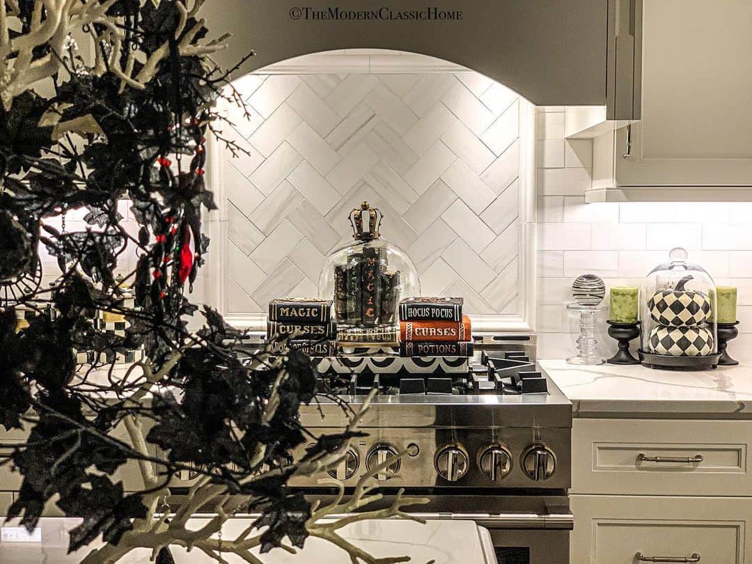 Curated visual reference: Picture Idea: 19 Accent Tile Above Range Ideas That Make A Bold