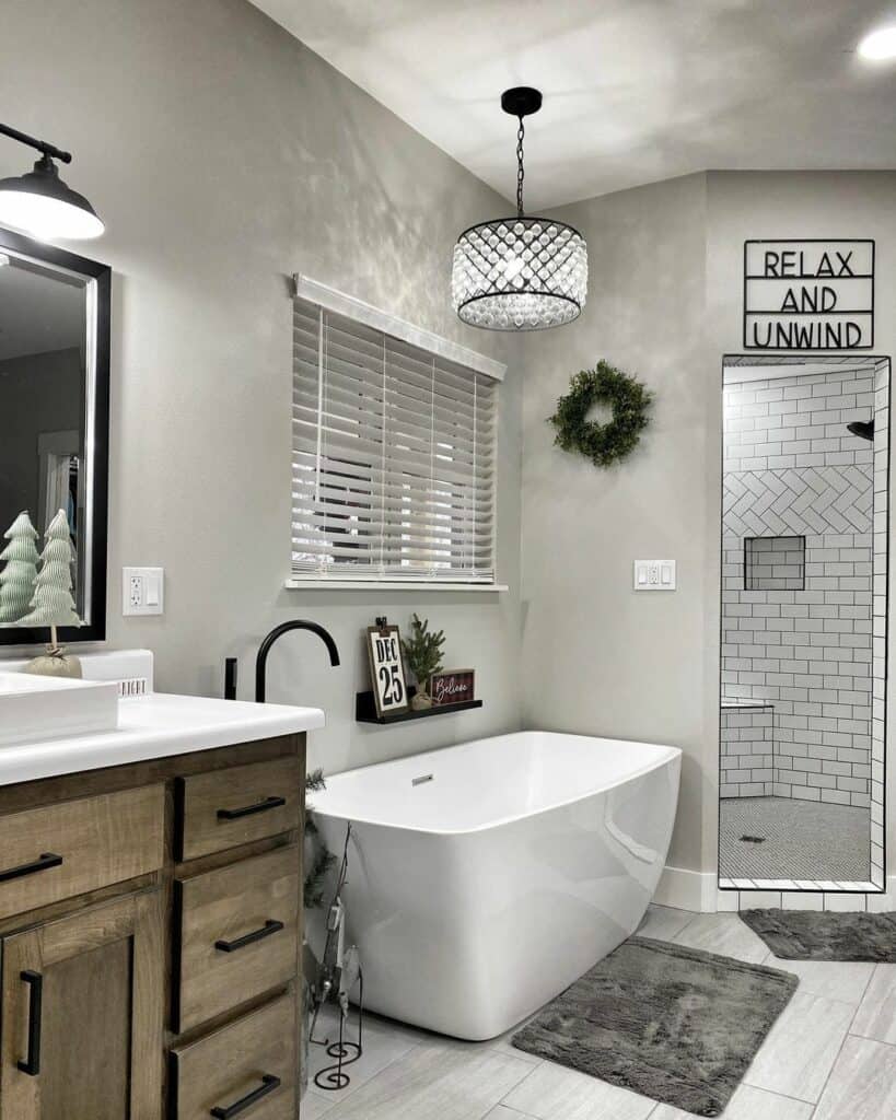 Winter Styling in Gray Bathroom