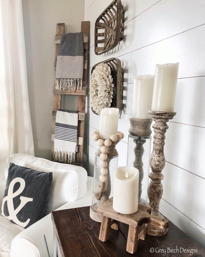 Wood Decorative Ladder With Fringed Blankets